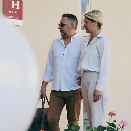 Du Port Hotel 3*