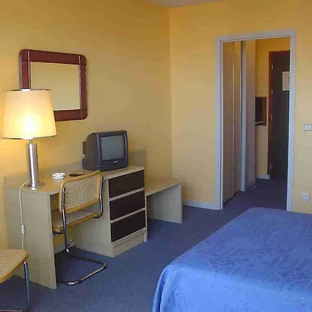 Du Port 3*