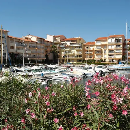 Du Port Hotel 3*