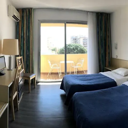 Du Port Hotel